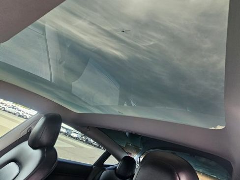 Used 2022 Tesla Model 3 Long Range image 10