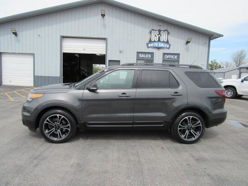 Used 2015 Ford Explorer Sport w/ Equipment Group 401A image 3