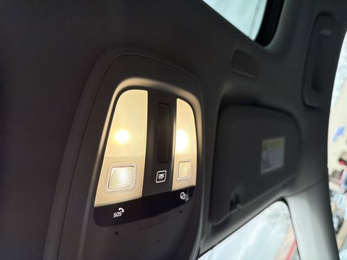 Certified 2025 Volvo XC60 B5 Core image 7