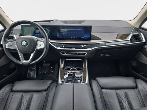 Used 2025 BMW X7 xDrive40i AWD/4WD image 10