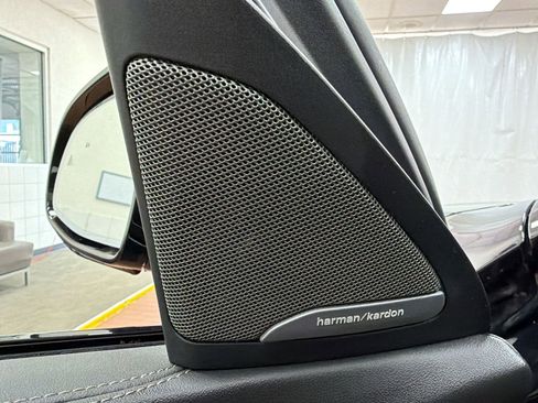 Used 2024 BMW X6 xDrive40i w/ Executive Package image 22