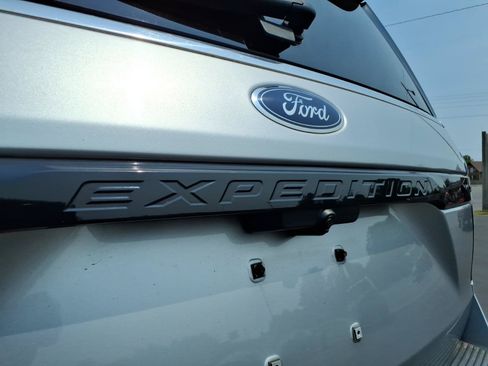 Used 2021 Ford Expedition Max Limited AWD/4WD image 4