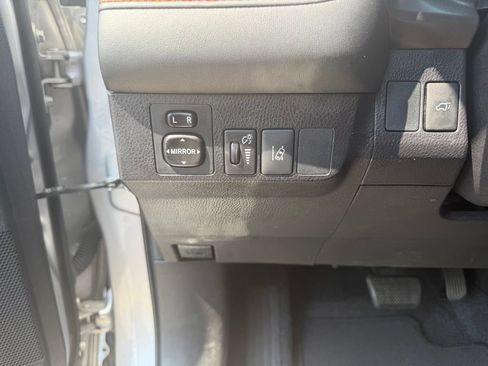 Used 2017 Toyota RAV4 SE FWD image 17