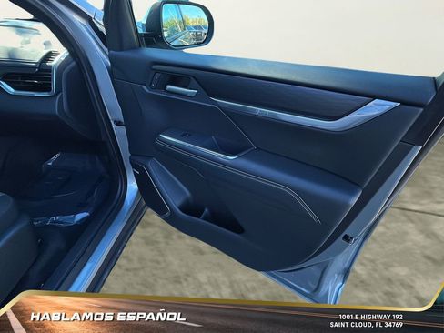 Used 2025 GMC Acadia Elevation image 36