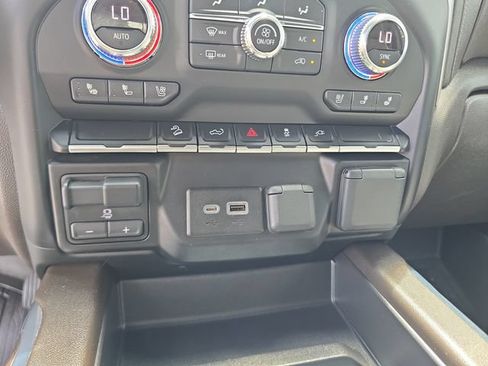 Certified 2022 GMC Sierra 1500 SLT w/ SLT Premium Package AWD/4WD image 21