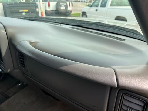 Used 2006 Chevrolet Silverado 2500 LT w/ Heavy-Duty Power Package RWD image 56