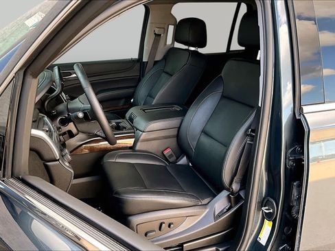Used 2019 Chevrolet Tahoe LT w/ Off-Road Package AWD/4WD image 8