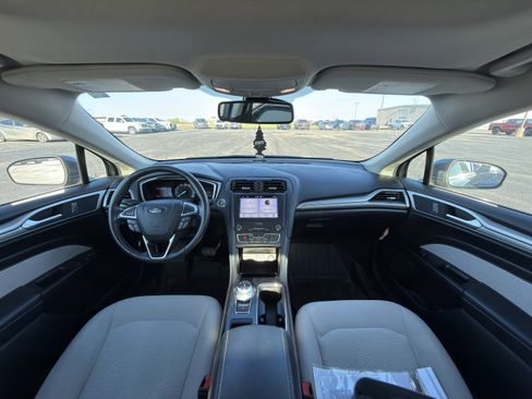 Used 2019 Ford Fusion SE w/ Equipment Group 151A AWD/4WD image 13