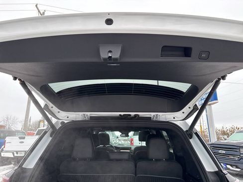 Used 2024 GMC Acadia Denali w/ LPO, Floor Liner Package AWD/4WD image 23