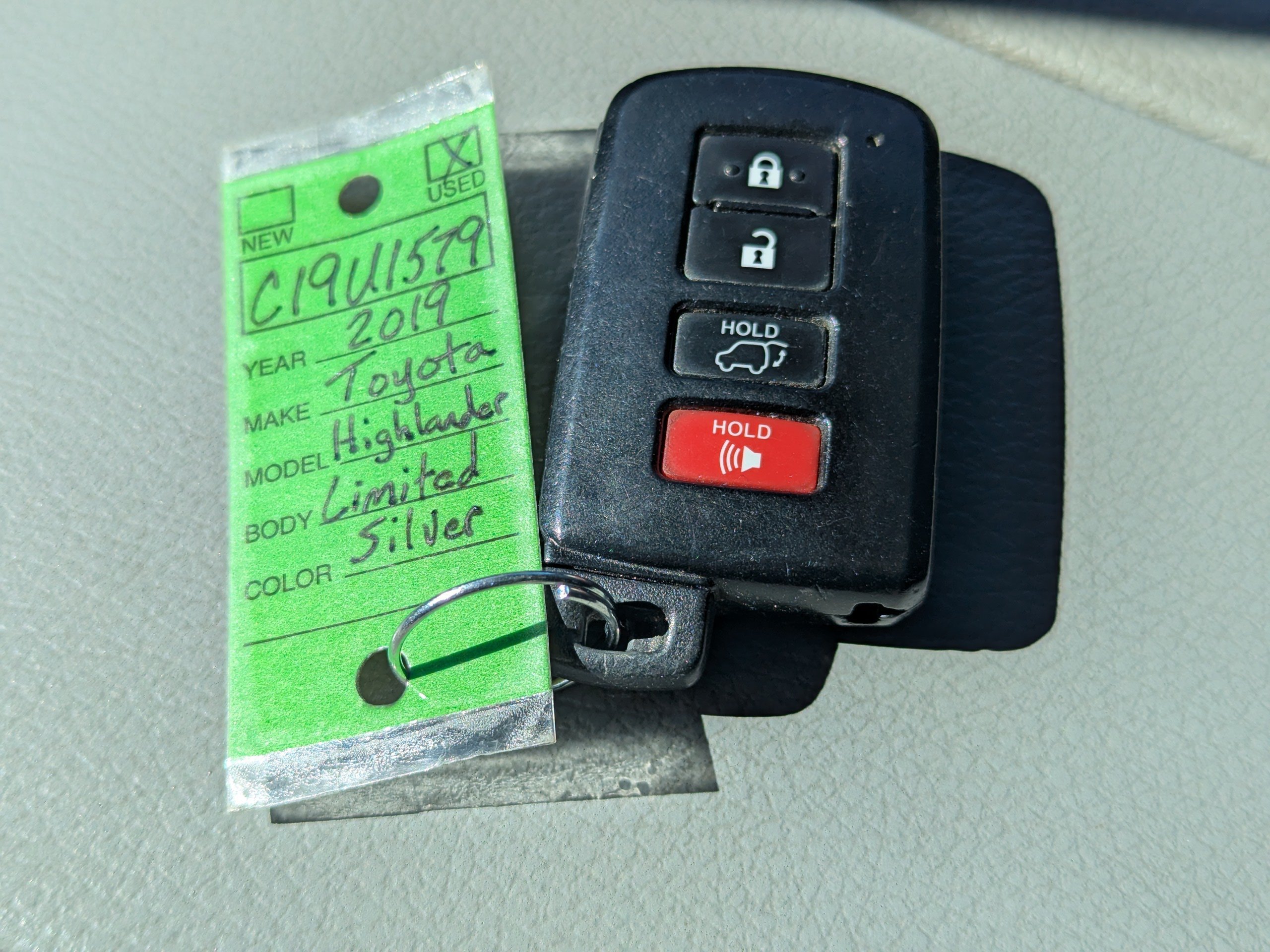 Used 2019 Toyota Highlander Limited AWD/4WD image 19