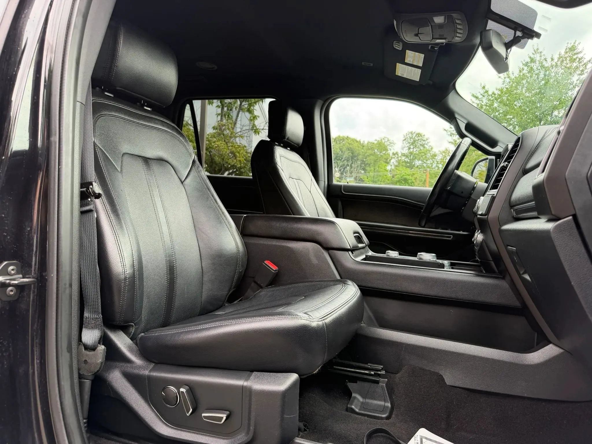 Used 2019 Ford Expedition Max Limited AWD/4WD image 15