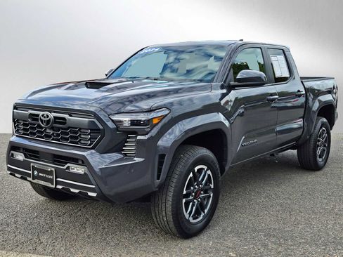 Used 2024 Toyota Tacoma TRD Sport image 7