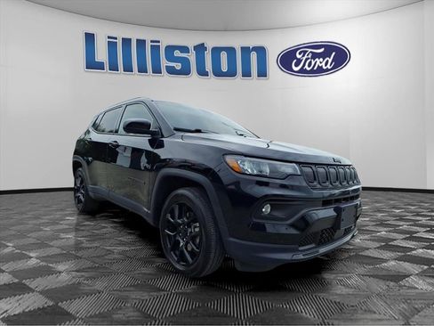 Used 2022 Jeep Compass Altitude w/ Convenience Group image 1