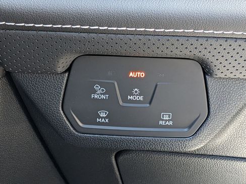 New 2026 Volkswagen Atlas SE image 17