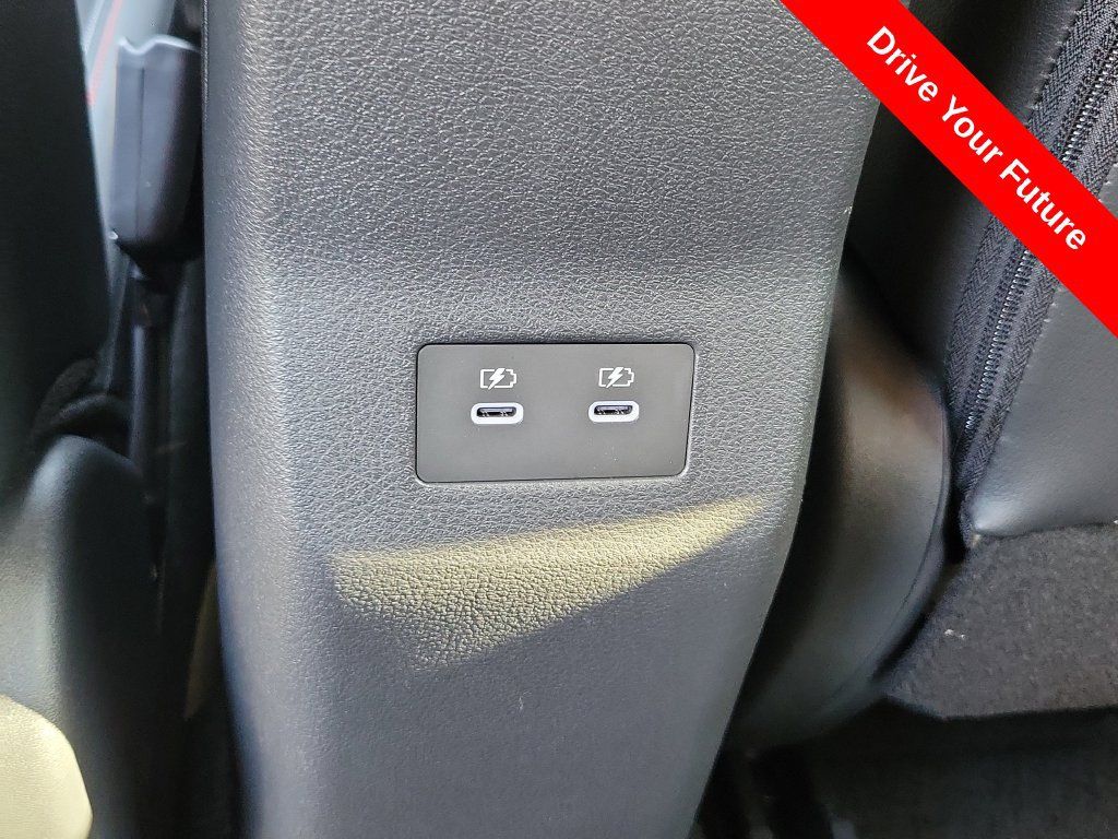 Used 2025 Nissan Kicks SR AWD/4WD image 22