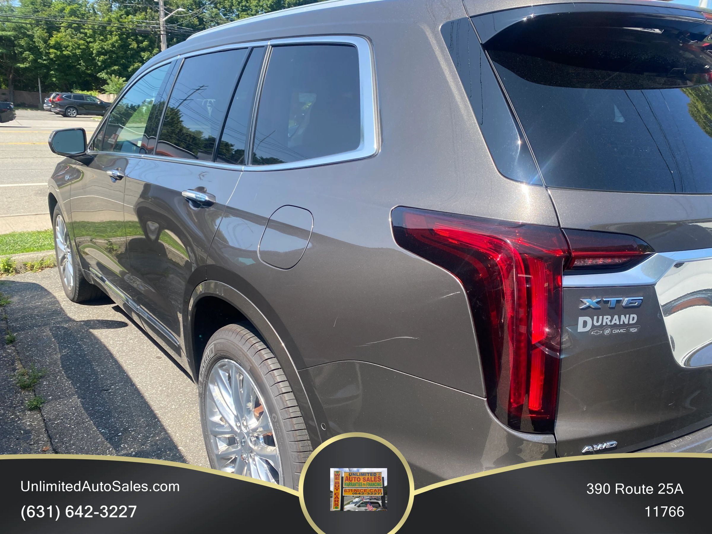 Used 2020 Cadillac XT6 Premium Luxury w/ Platinum Package AWD/4WD image 3