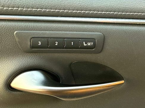 Used 2019 Lexus ES 350 w/ Premium Package image 17