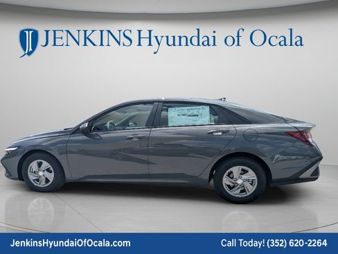 New 2026 Hyundai Elantra SE FWD image 7