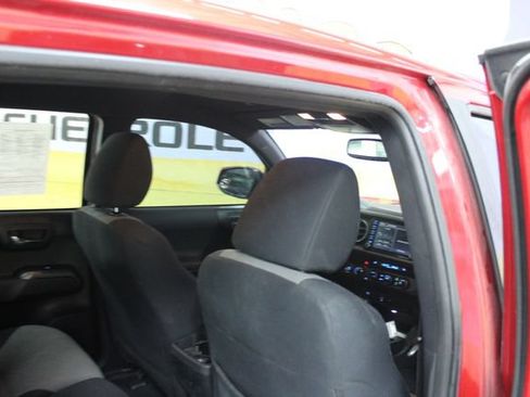 Used 2020 Toyota Tacoma TRD Sport AWD/4WD image 10
