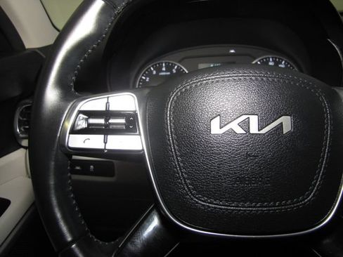 Used 2022 Kia Telluride S AWD/4WD image 5