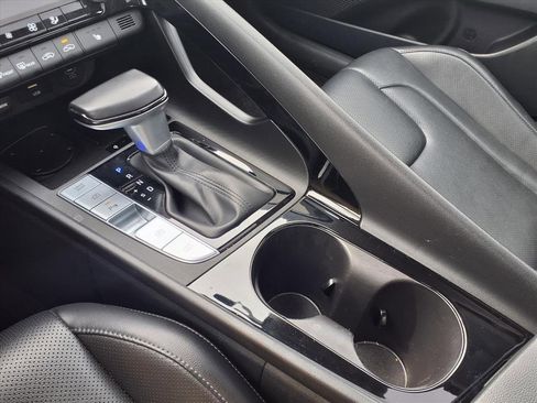 Used 2024 Hyundai Elantra Limited image 21