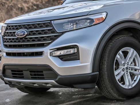 Used 2023 Ford Explorer XLT w/ Equipment Group 202A image 2