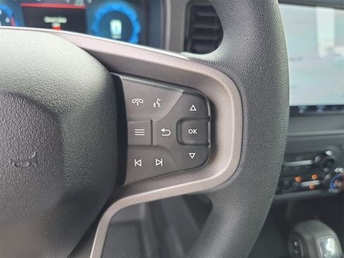 New 2025 Ford Bronco Base image 19