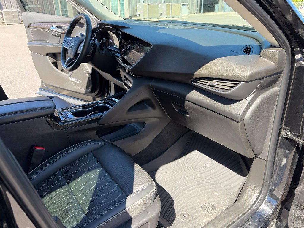 Used 2022 Buick Envision Avenir w/ Technology Package II FWD image 25