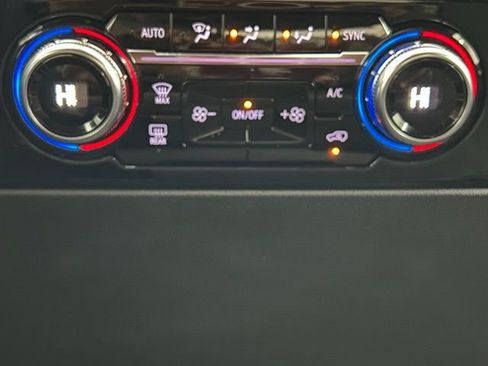 Used 2024 GMC Sierra 2500 SLE w/ SLE Convenience Package image 20