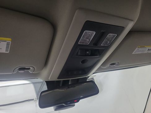 Used 2018 RAM 1500 Laramie w/ Convenience Group image 13