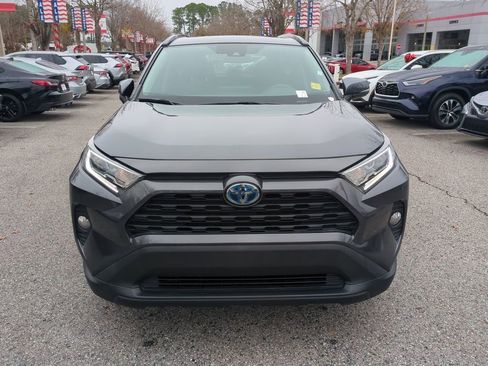Used 2021 Toyota RAV4 XLE w/ Convenience Package image 9