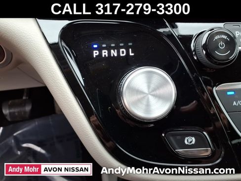 Used 2019 Chrysler Pacifica Touring Plus w/ Advanced Safetytec Group FWD image 24