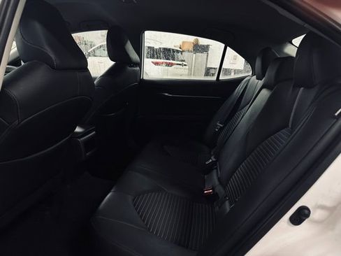 Used 2024 Toyota Camry SE image 16