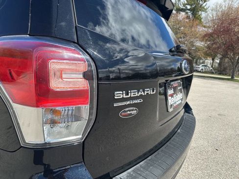 Used 2017 Subaru Forester 2.5i Touring AWD/4WD image 14
