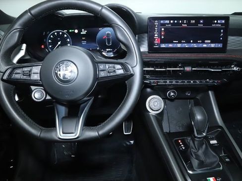 Used 2024 Alfa Romeo Tonale Veloce image 39