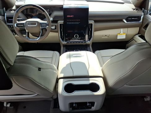 New 2026 GMC Yukon Denali w/ Denali Reserve Package AWD/4WD image 12