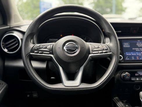 Used 2021 Nissan Kicks SV FWD image 12