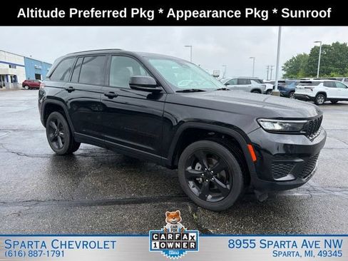 Used 2024 Jeep Grand Cherokee Altitude AWD/4WD image 1