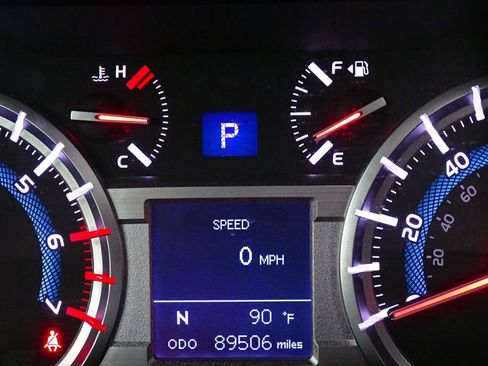 Used 2019 Toyota 4Runner TRD Off-Road Premium AWD/4WD image 34