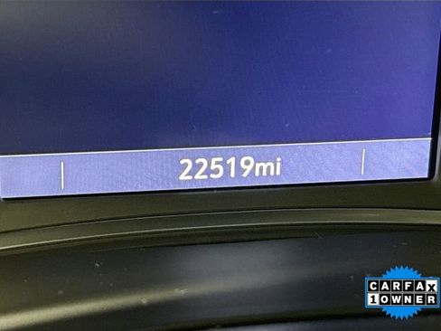 Used 2022 Chevrolet Traverse LT image 12