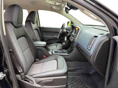 Used 2021 Chevrolet Colorado Z71 w/ Z71 Midnight Edition AWD/4WD image 18