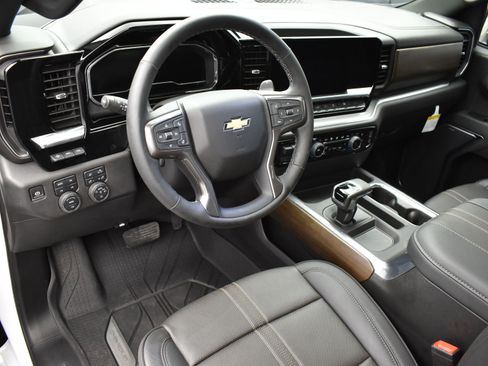 Used 2025 Chevrolet Silverado 1500 High Country image 21