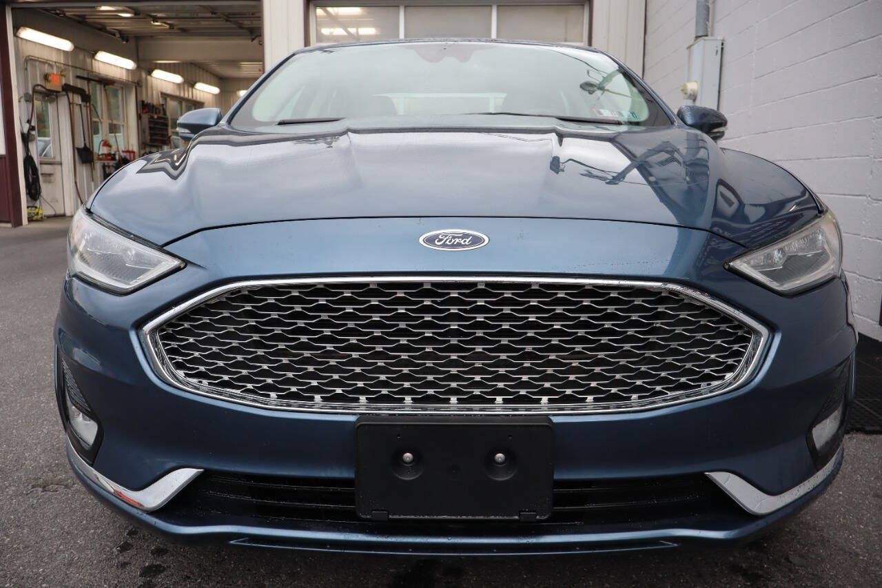 Used 2019 Ford Fusion Energi Titanium FWD image 2