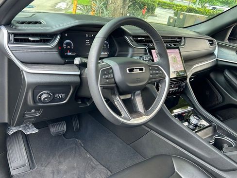 Certified 2024 Jeep Grand Cherokee Limited w/ Black Appearance Package image 46