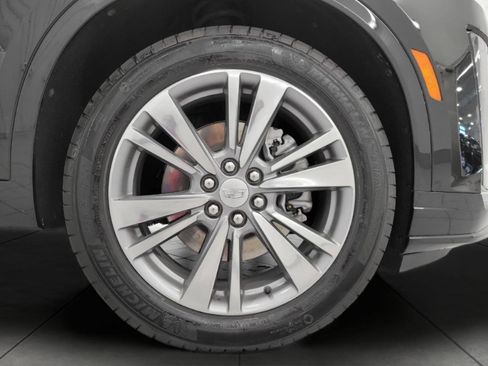 Certified 2025 Cadillac XT6 Premium Luxury image 4