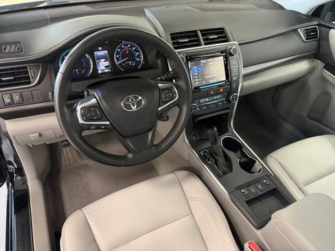 Used 2015 Toyota Camry XLE w/ Moonroof Package FWD image 11