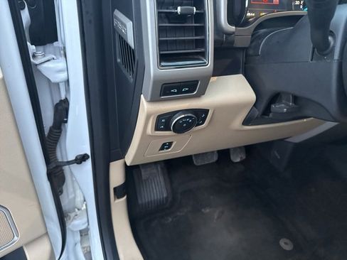 Used 2017 Ford F150 Lariat image 15