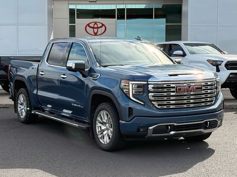 Used 2025 GMC Sierra 1500 Denali w/ Technology Package AWD/4WD image 1