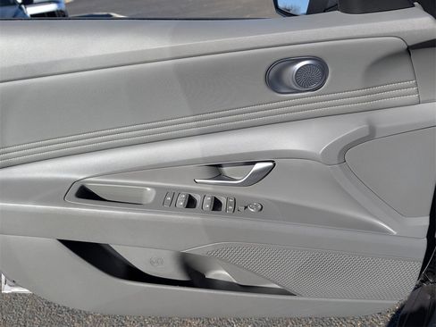 Certified 2023 Hyundai Elantra SEL w/ Convenience Package image 21