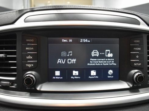 Used 2019 Kia Sorento L image 17